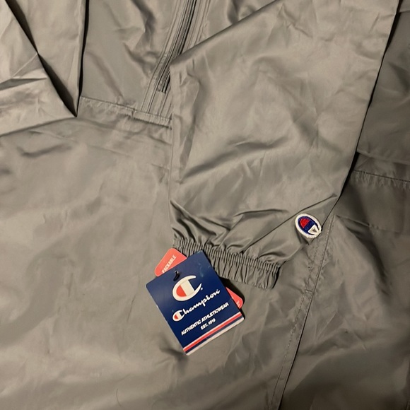 Champion pullover rain/windbreaker size M New with tags - Picture 5 of 5